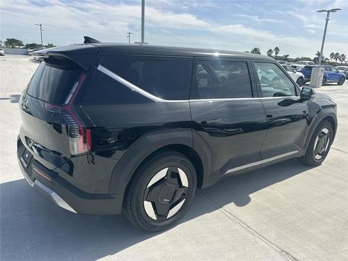 2026 Kia EV9 Light Short Range