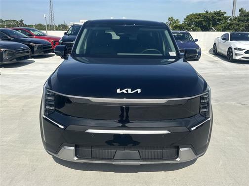2026 Kia EV9 Light Short Range