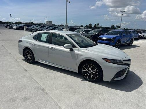 2022 Toyota Camry SE
