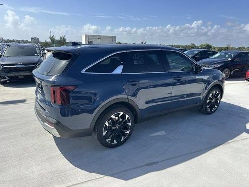 2025 Kia Sorento SX