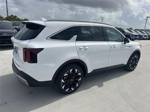 Glacial White Pearl 2026 Kia Sorento SX