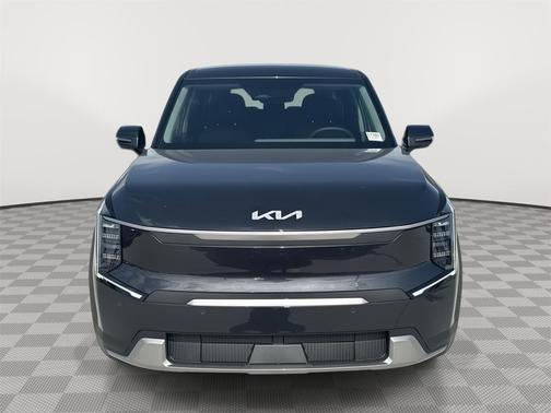 2026 Kia EV9 Light Short Range