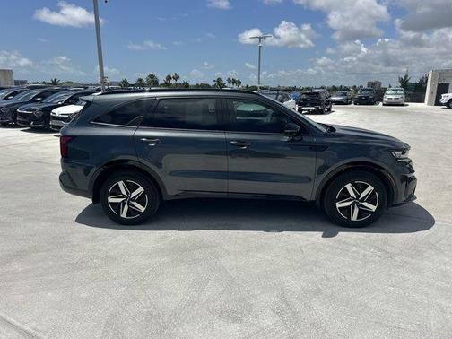 2022 Kia Sorento S