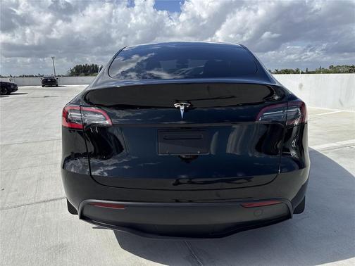 2024 Tesla Model Y Long Range Single Motor Rear-Wheel Drive