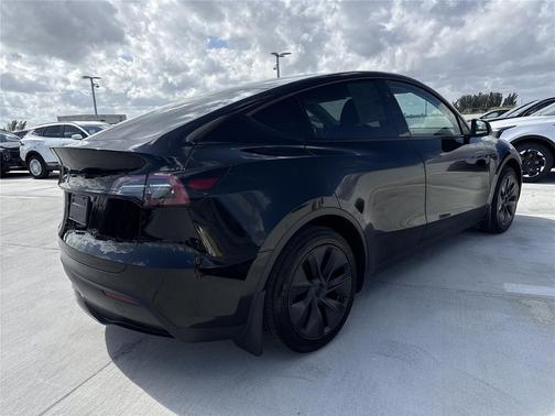 2024 Tesla Model Y Long Range Single Motor Rear-Wheel Drive
