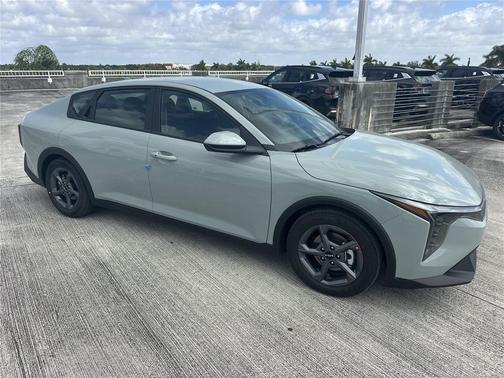 Morning Haze 2026 Kia K4 LXS