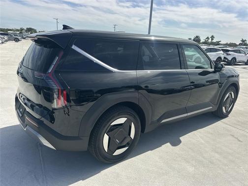 2026 Kia EV9 Light Short Range