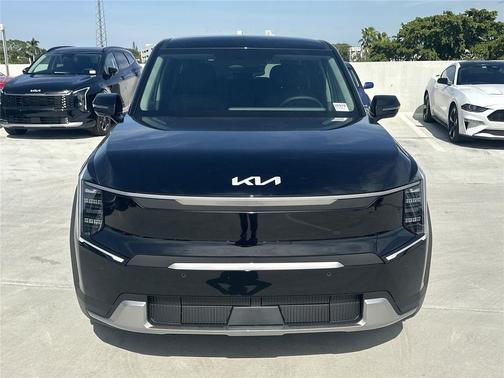 2026 Kia EV9 Light Short Range