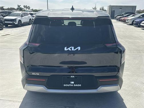 2026 Kia EV9 Light Short Range