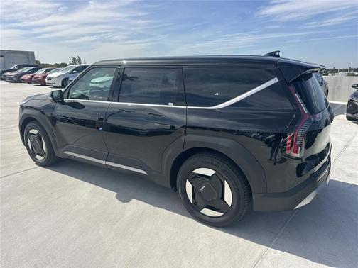 2026 Kia EV9 Light Short Range