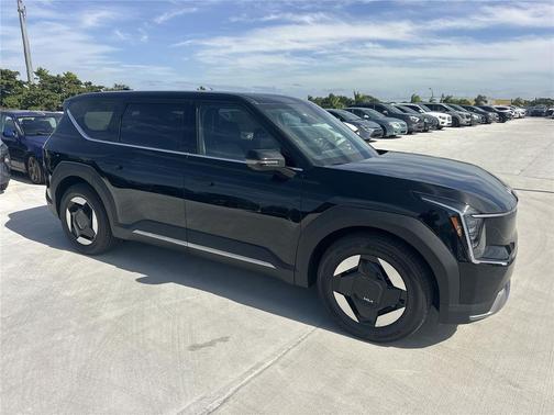 2026 Kia EV9 Light Short Range