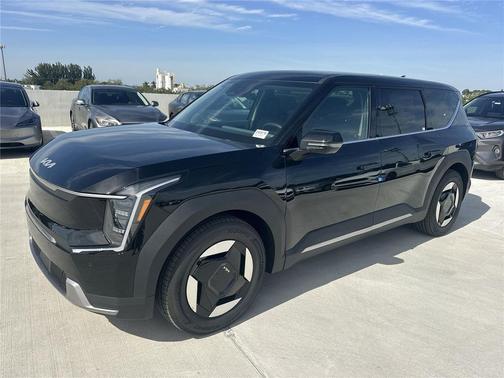 2026 Kia EV9 Light Short Range