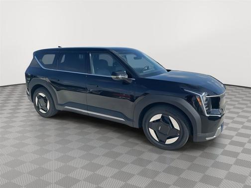 2026 Kia EV9 Light Short Range