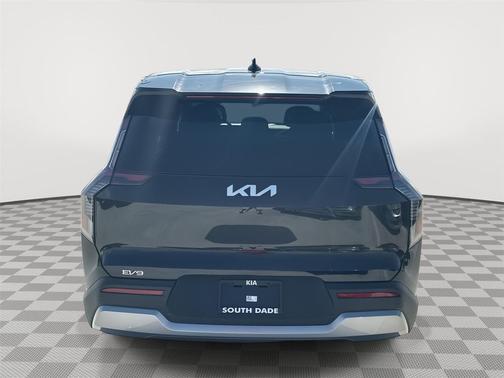 2026 Kia EV9 Light Short Range