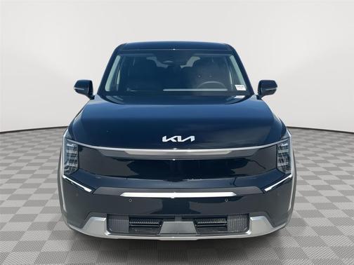 2026 Kia EV9 Light Short Range