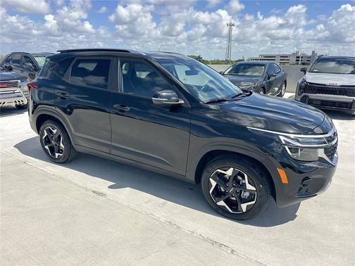 Fusion Black 2025 Kia Seltos S