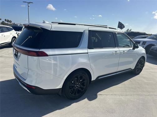 Snow White Pearl 2024 Kia Carnival SX Prestige