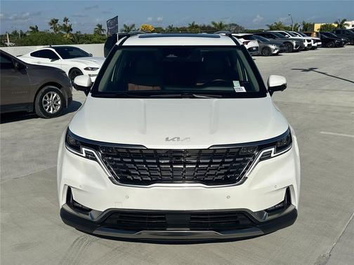 Snow White Pearl 2024 Kia Carnival SX Prestige