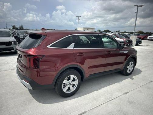 2025 Kia Sorento LX