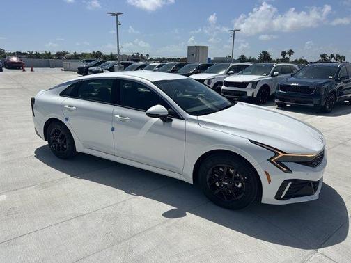 2025 Kia K5 LXS