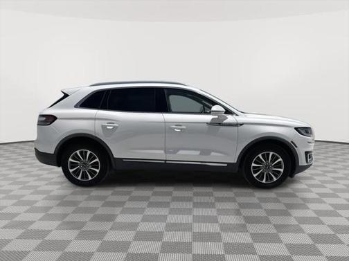 2019 Lincoln Nautilus Select