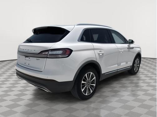 2019 Lincoln Nautilus Select