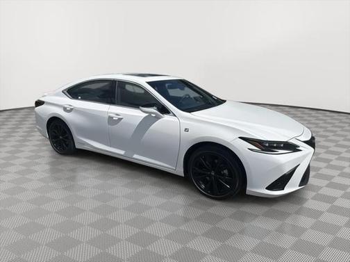2022 Lexus ES 300h F SPORT