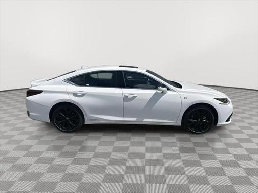 2022 Lexus ES 300h F SPORT