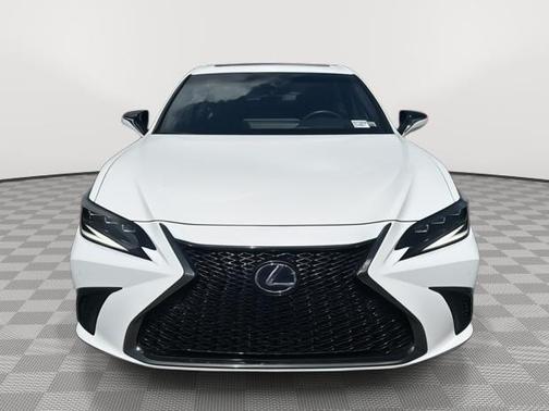 2022 Lexus ES 300h F SPORT