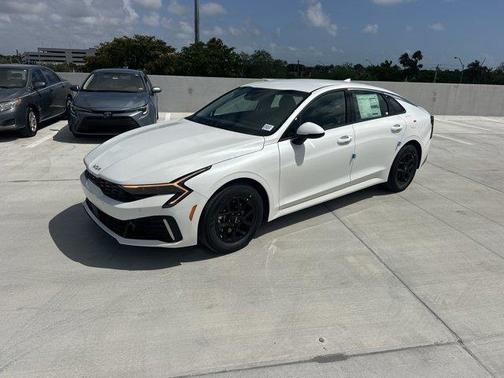 2025 Kia K5 LXS