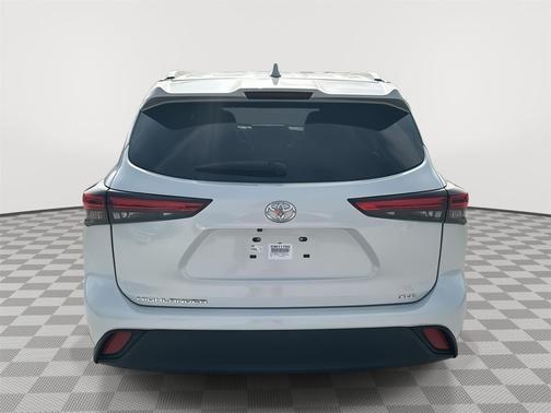 Wind Chill Pearl 2023 Toyota Highlander XLE