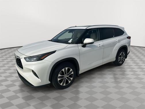 Wind Chill Pearl 2023 Toyota Highlander XLE