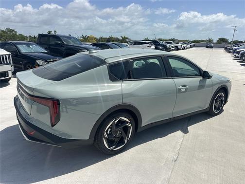 2026 Kia K4 EX