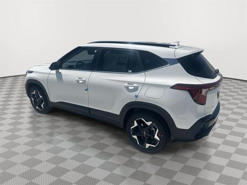 Snow White Pearl 2026 Kia Seltos EX