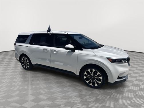 Snow White Pearl 2024 Kia Carnival EX
