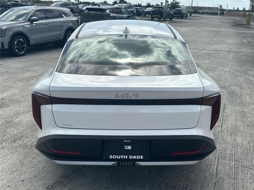 Snow White Pearl 2026 Kia K4 LXS