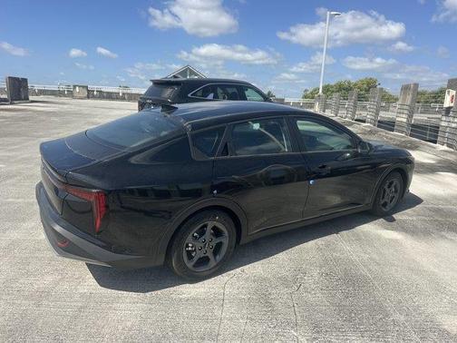 2025 Kia K4 LX