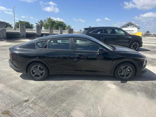 2025 Kia K4 LX