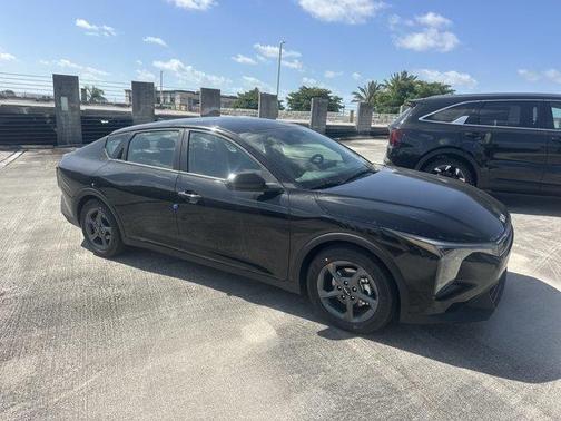 2025 Kia K4 LX