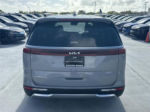 2024 Kia Carnival SX