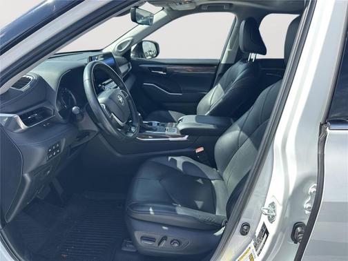2022 Toyota Highlander Hybrid Limited