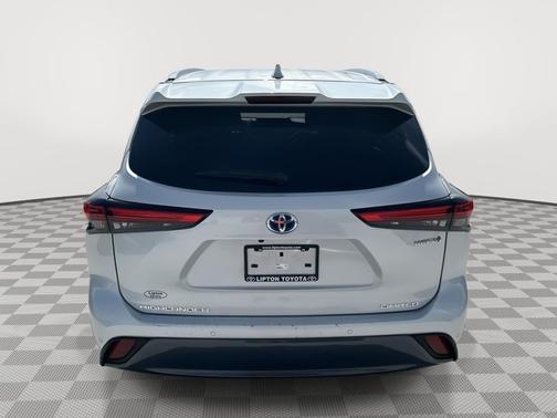 2022 Toyota Highlander Hybrid Limited