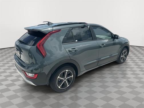 Cityscape Green 2023 Kia Niro EX
