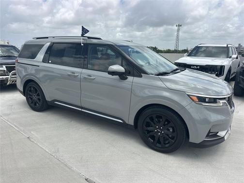 Ceramic Silver 2023 Kia Carnival SX