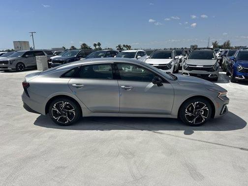 2025 Kia K5 GT-Line