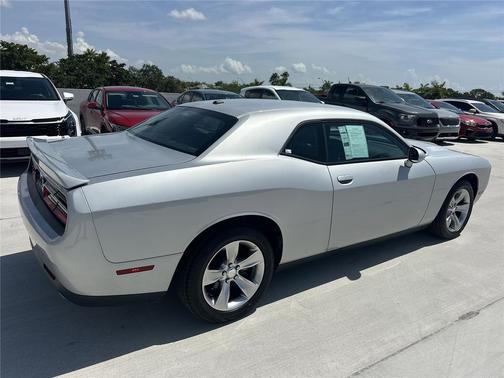 2022 Dodge Challenger SXT