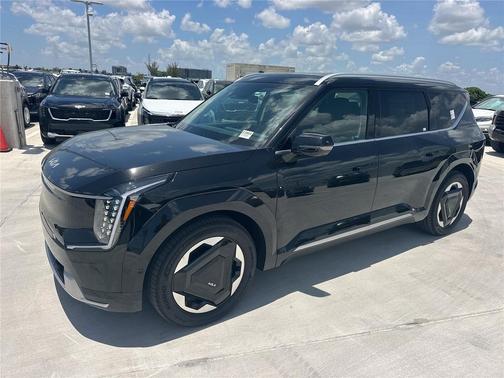 Ebony Black 2026 Kia EV9 Land