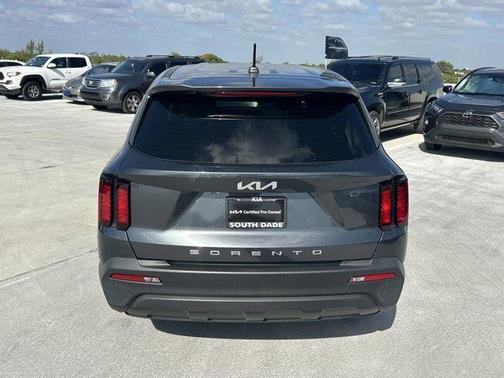 2022 Kia Sorento LX