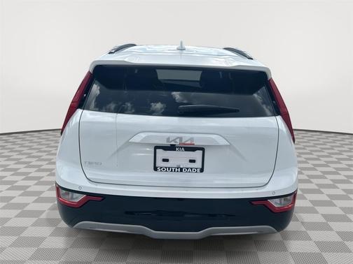 Snow White Pearl 2026 Kia Niro EV Wind