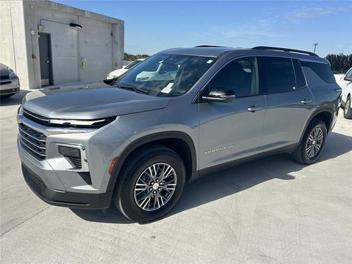 2024 Chevrolet Traverse LT